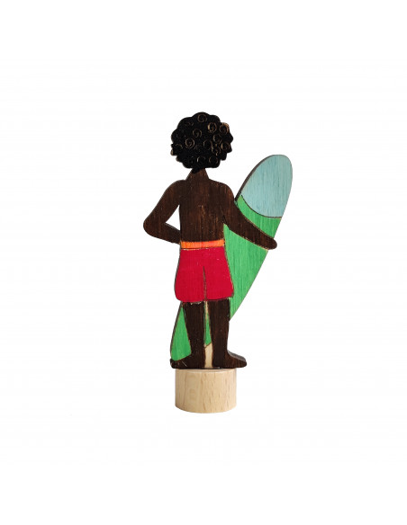 jongen met surfplank steker