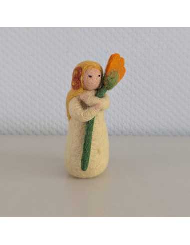 Vilten bloemenfee geel