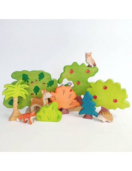 Kleine conifeer Holztiger